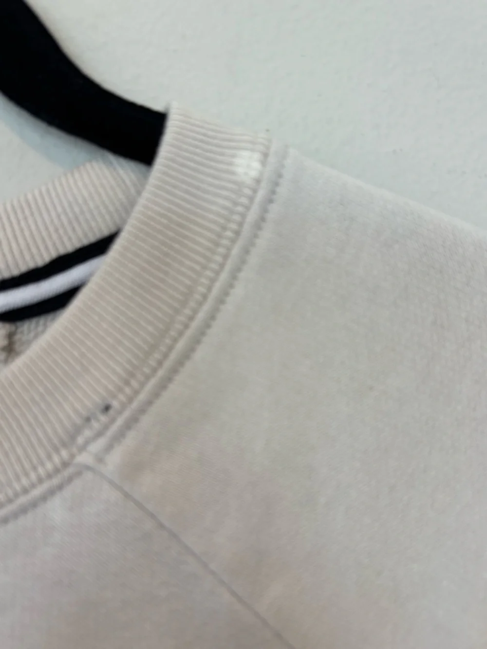 Nike Cream Crewneck Sweatshirt with Black Swoosh 179 - Picture 4 of 6